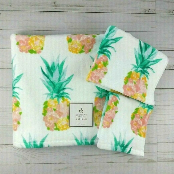 Deborah Connolly Designs Other - Deborah Connolly Bath Towel Set Floral Pineapple